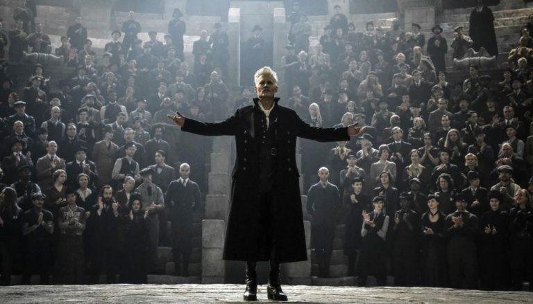 Mads Mikkelsen le 'quita' el puesto a Johnny Depp en Animales Fantásticos