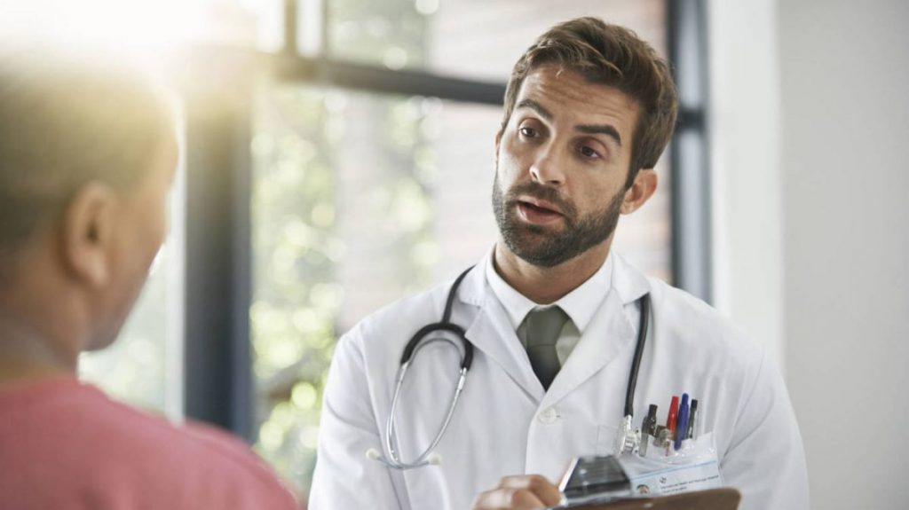 ¿Qué debes discutir con tu médico antes de tomar manitol?