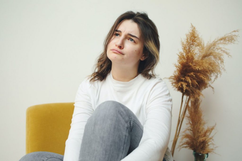 Según donde te salgan granos, este es tu problema de salud