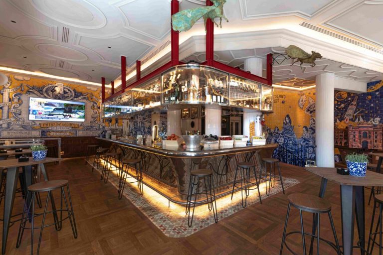 Patio de Leones, la taberna «cósmica cañí» para disfrutar del tardeo