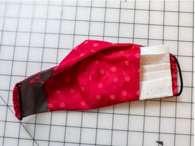 el uso de la mascarilla con filtro