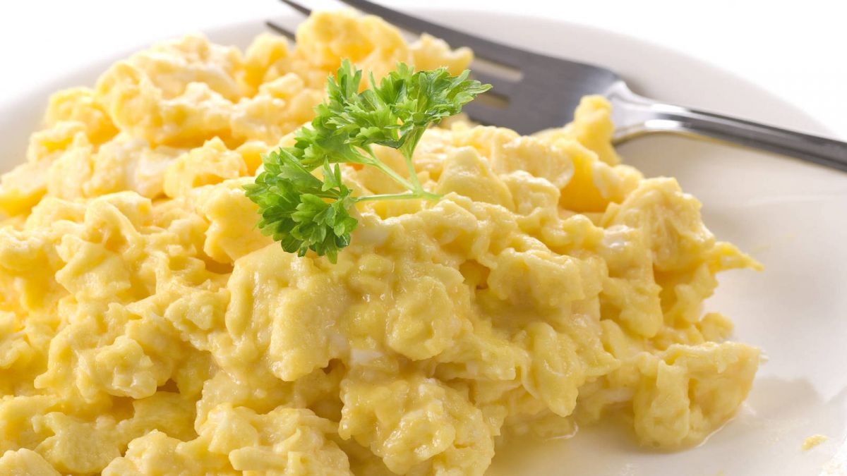 Cómo hacer unos huevos revueltos perfectos en el microondas 3 Receta rápida