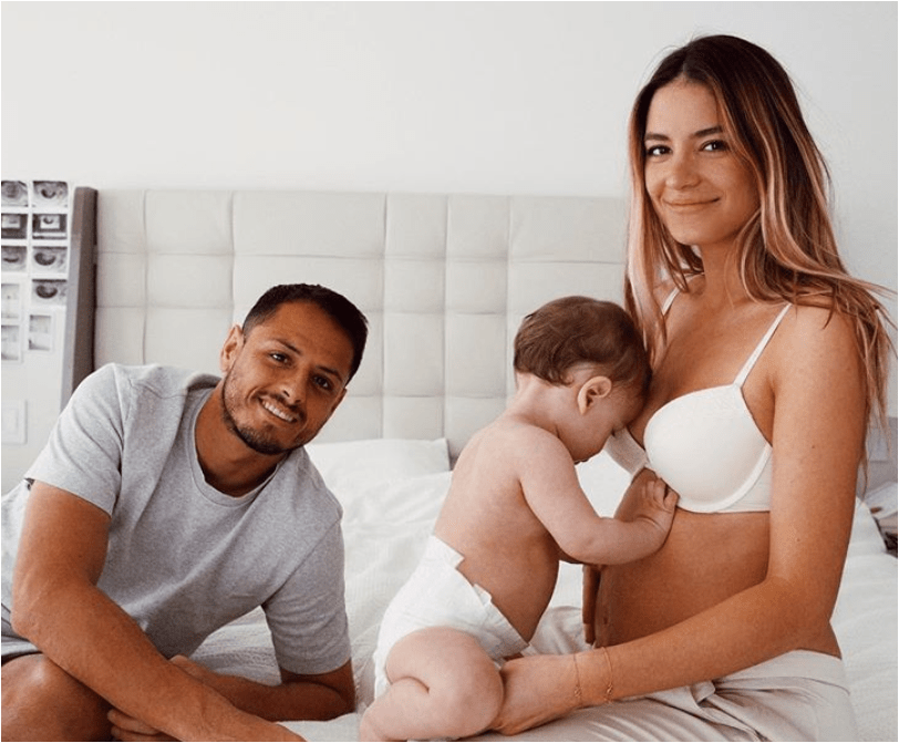 Sarah Kohan posa desnuda seis semanas después de dar a luz 1 Sarah Kohan