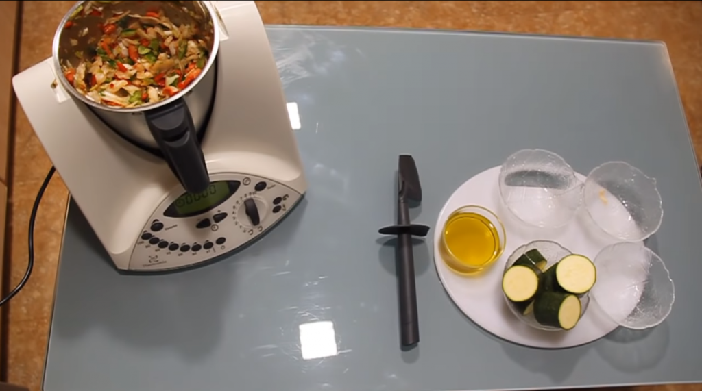 Así puedes hacer pisto en la Thermomix