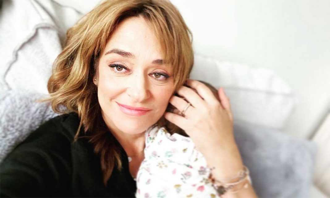 La presentadora, con su hija.