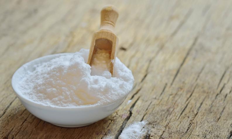 Utiliza harina para quitar grandes manchas  