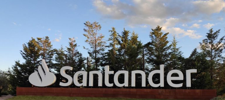 Banco Santander plantea un ERE para 4.000 empleados y el cierre del 30% de oficinas en España