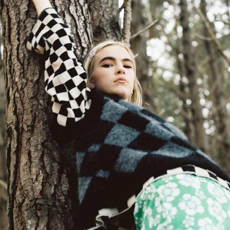 BENEE presenta su debut 