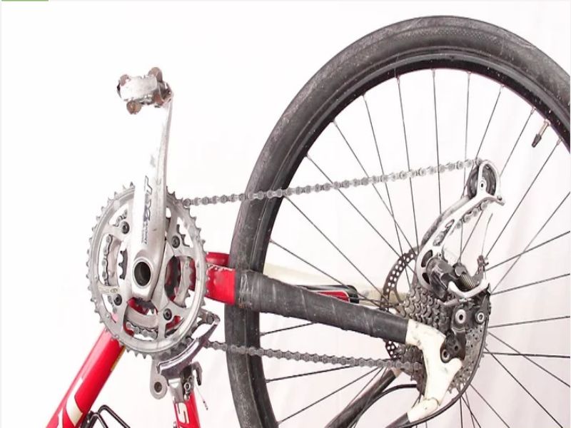 colocarle el parche a la bici