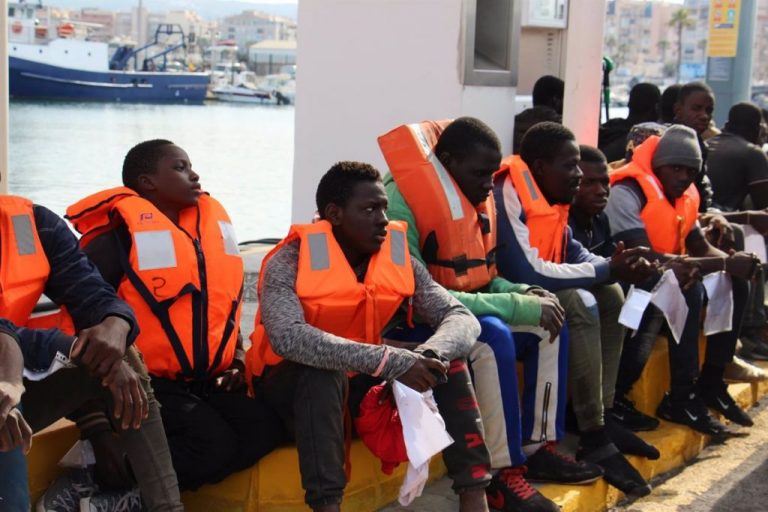 Canarias avisa de que el flujo de migrantes sigue 