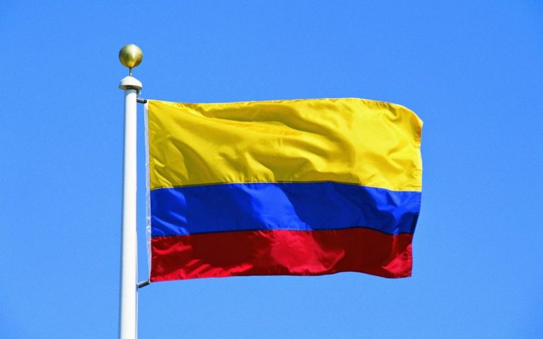 Elecciones en Colombia: Abelardo de la Espriella gana por la mínima y Cepeda impugna