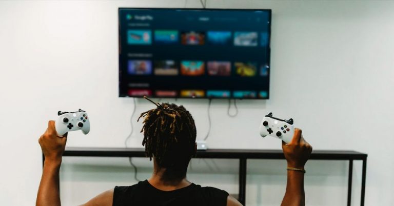 Cómo convertir tu Smart TV en una consola retro. ¡Y juega a Mario Bros!