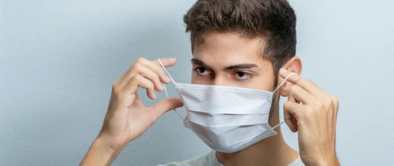 Galicia baja en más de un centenar los positivos diarios hasta 561