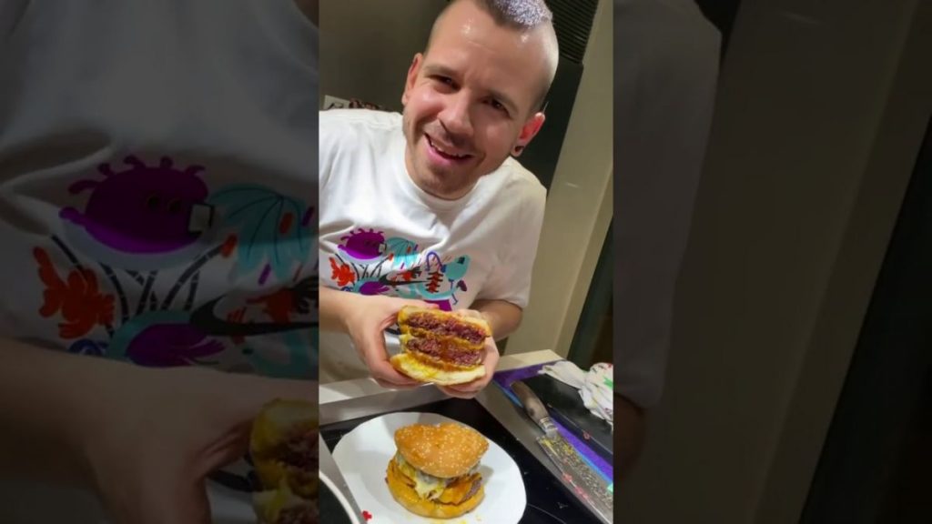 Cómo hacer la hamburguesa doble espectacular de Dabiz Muñoz