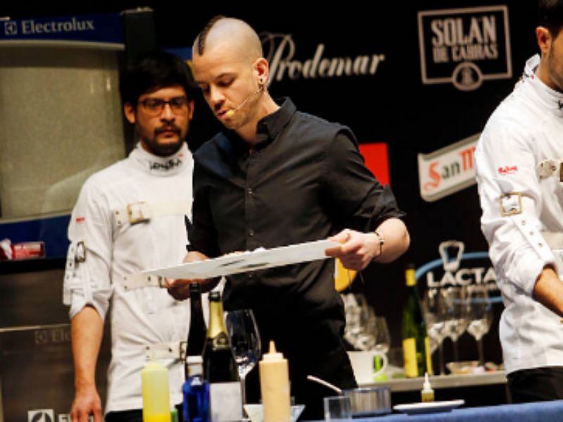 Cómo hacer unos espaguetis con almejas según David Muñoz 1 David Muñoz