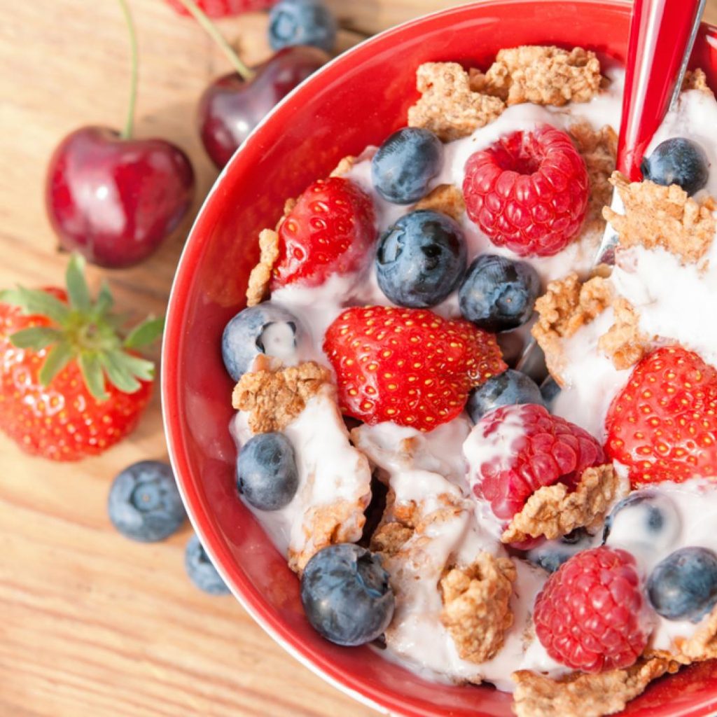 Alimentos que protegen tu tiroides del cáncer 153 La fruta y el cereal protegen la tiroides