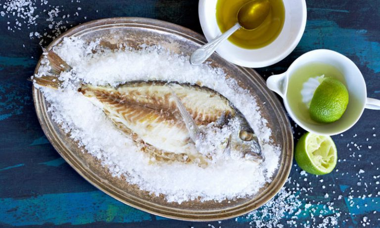 Cómo hacer una dorada a la sal jugosa en 20 minutos
