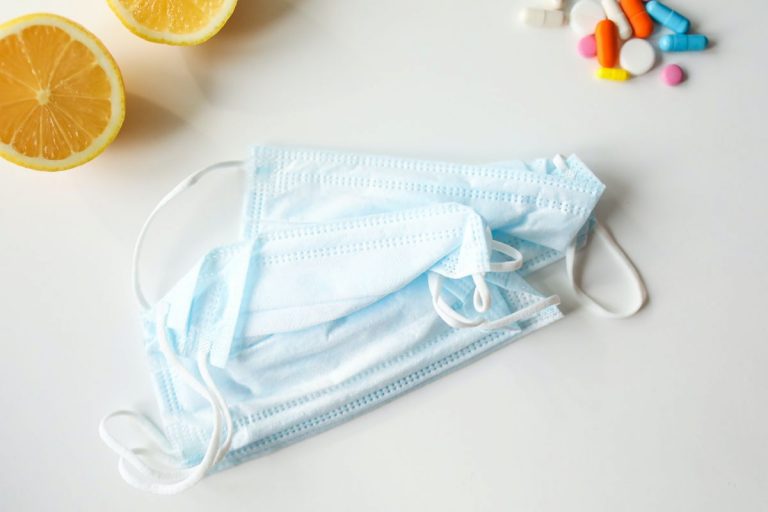 Por qué duele la cabeza con la mascarilla