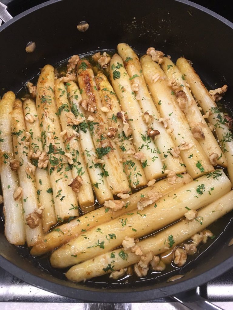 Preparación de espárragos blancos