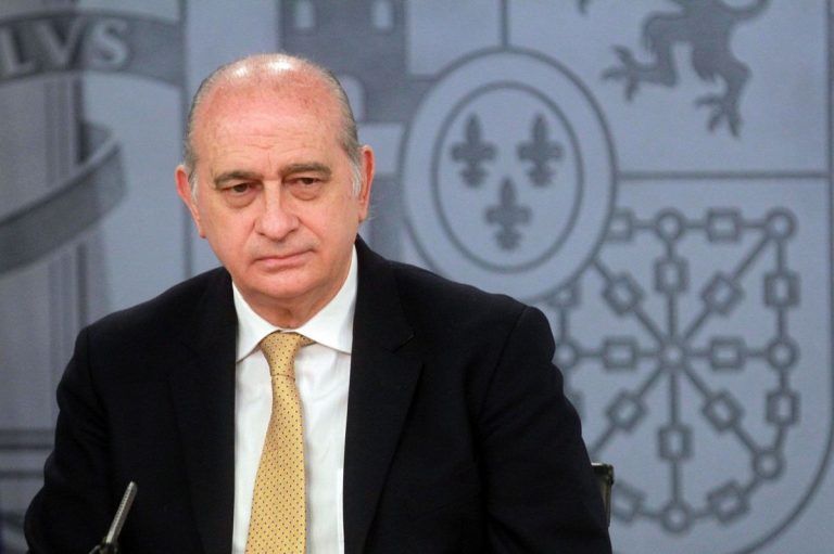 La defensa de Fernández Díaz: al exministro 'le daban igual' los papeles de Bárcenas