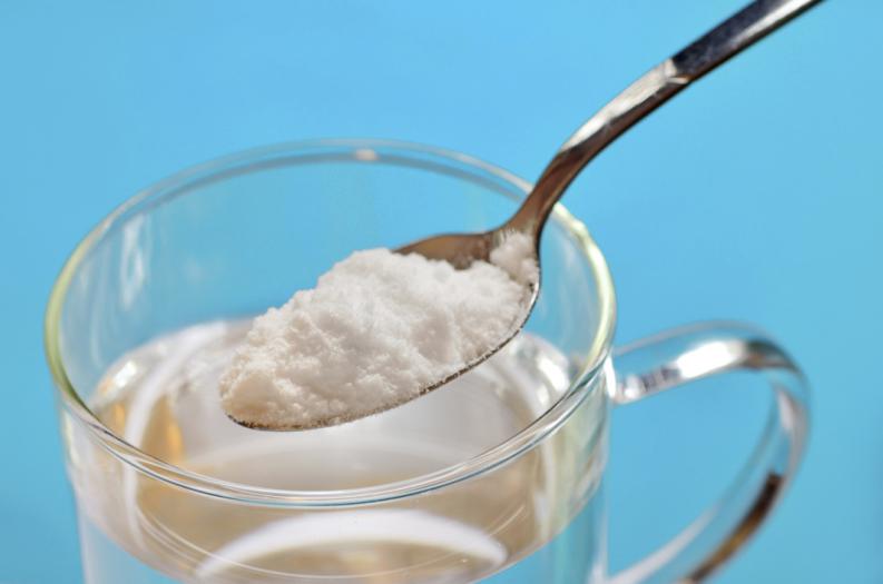 El bicarbonato de sodio y el vinagre blanco