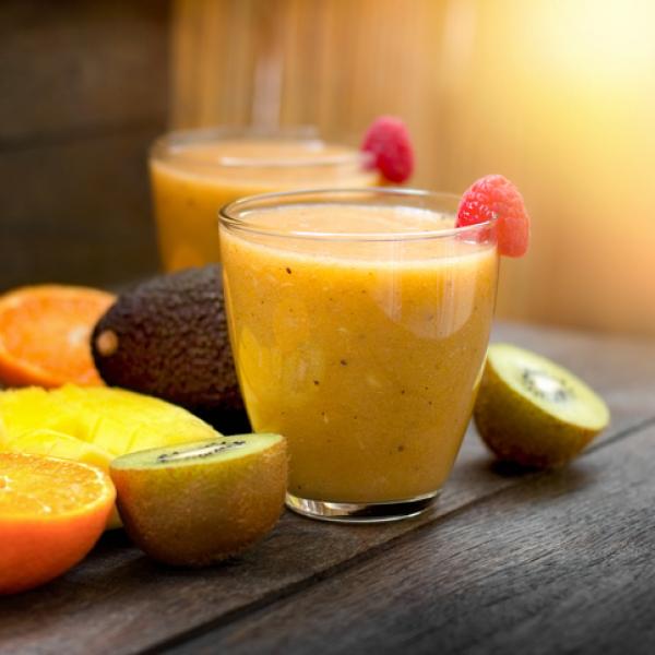 Beber un jugo laxante: