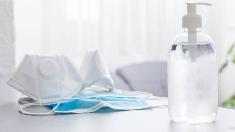 Estos son los geles hidroalcohólicos que no protegen de la Covid-19