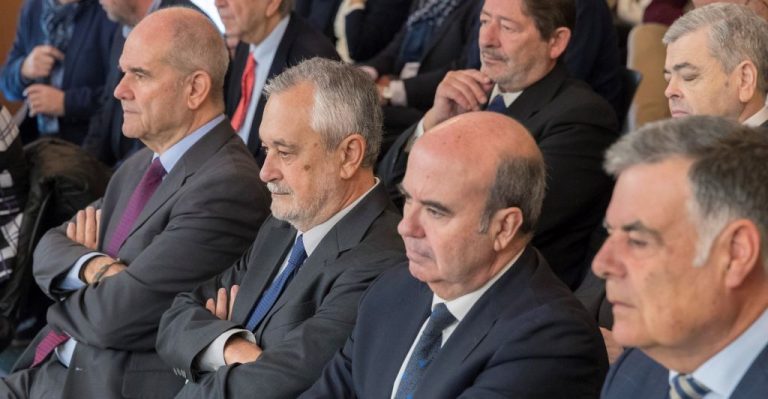 Audiencia declara prescrita la causa contra Chaves y Zarrías por el 