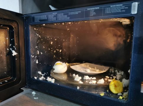 huevo Los peligros de calentar un huevo en el microondas