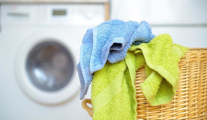 No las coloques al cesto de la ropa sucia