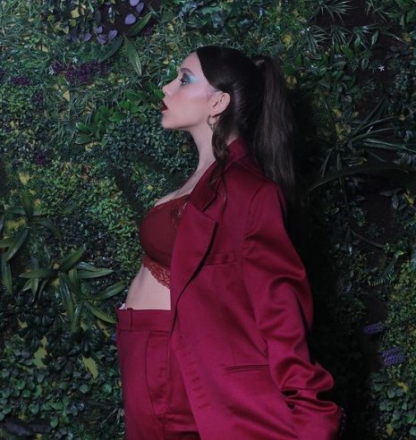 EVA B el mundo entero REVLON