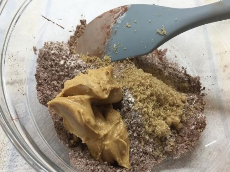 Cómo hacer galletas en el microondas 1 ingredientes para hacer las galletas en el microondas