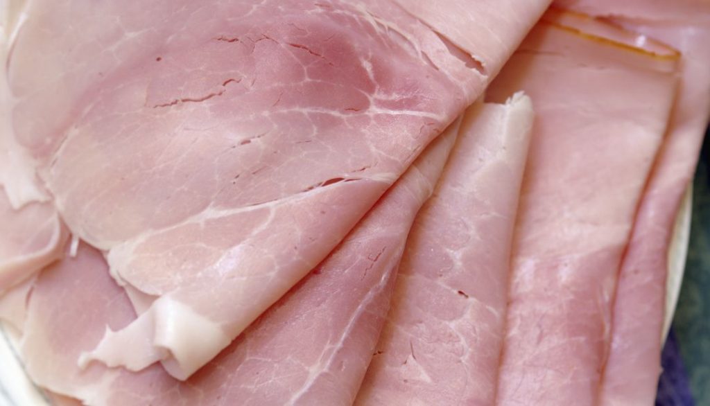 Cómo hacer jamón york en casa 1 ¿Cómo preparar jamón york al estilo casero?