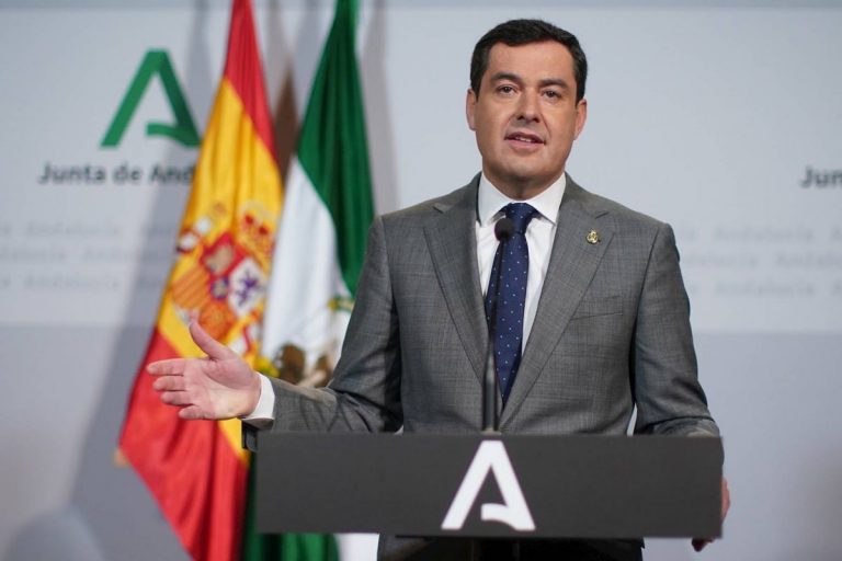 Moreno preside el Comité Territorial de Alertas para decidir si flexibiliza las restricciones en Andalucía