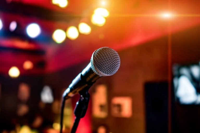 Disparan a un chino en un karaoke de Parla Disparan a un chino en un karaoke de Parla