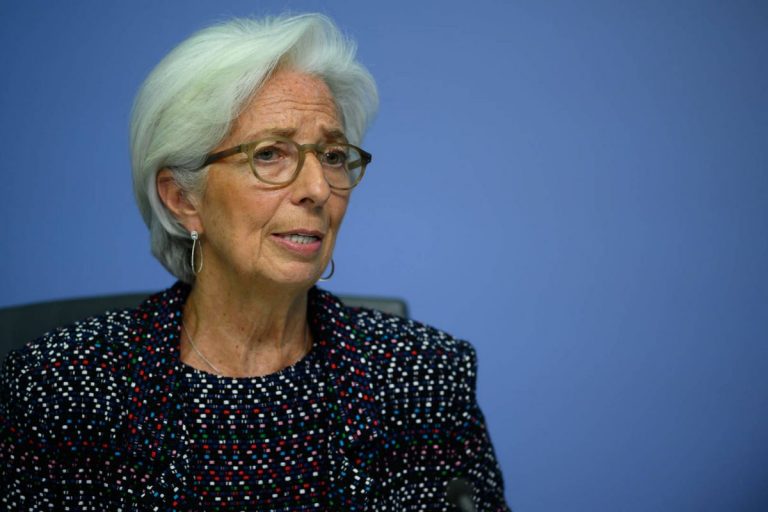 Lagarde alerta de los peligros de las criptomonedas estables en manos de grandes tecnológicas