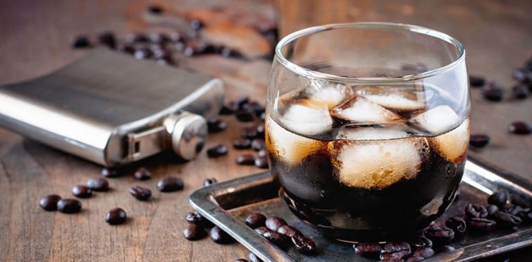 Cómo hacer un licor de café en tu propia casa