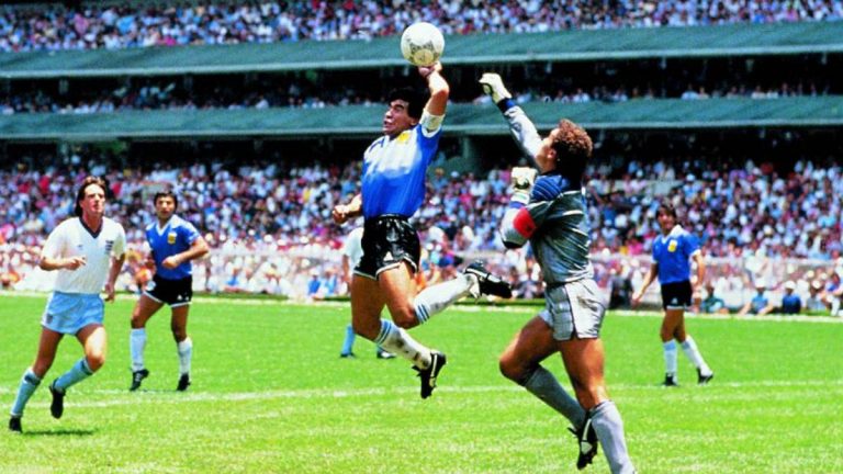 Maradona: los grandes momentos que ha dejado la estrella del balón
