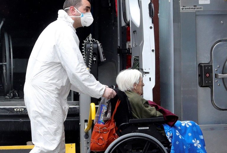 Bajan los casos en residencias de mayores de Galicia