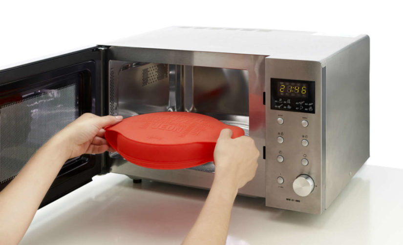 Así puedes cocer unas patatas en el microondas