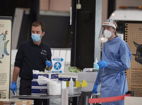 Coronavirus.- Navarra registra un nuevo máximo de contagios con 463 nuevos casos y tres fallecidos