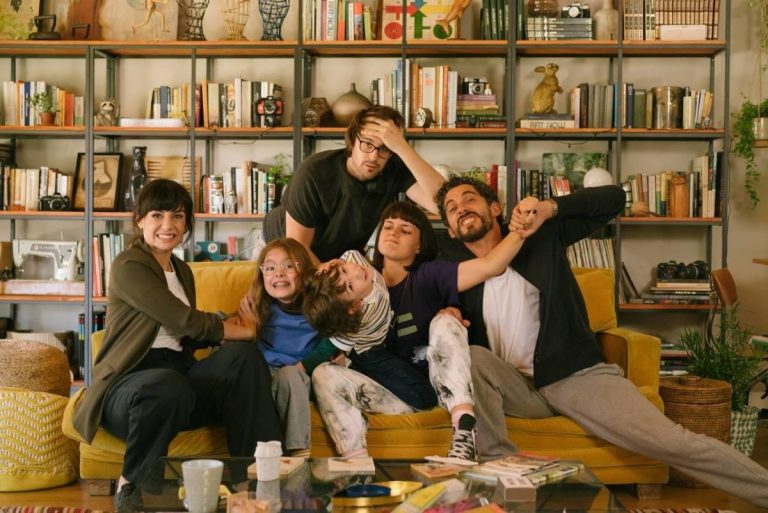 Mamá o papá: la comedia española que buscará ser la más taquillera esta Navidad