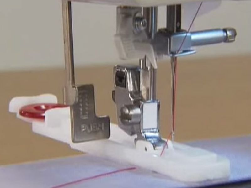 topos de ojal con maquina