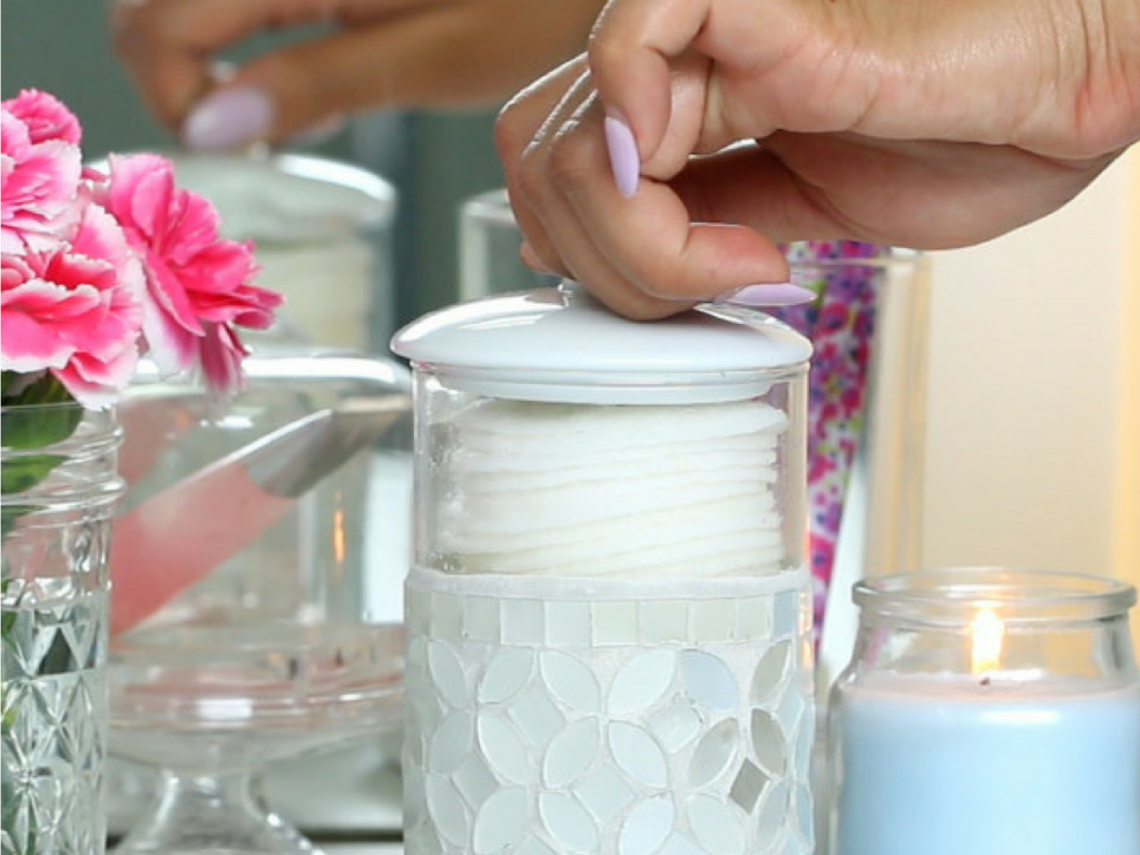 Cómo quitar las ojeras 11 Las toallitas humedas tambien son muy refrescantes