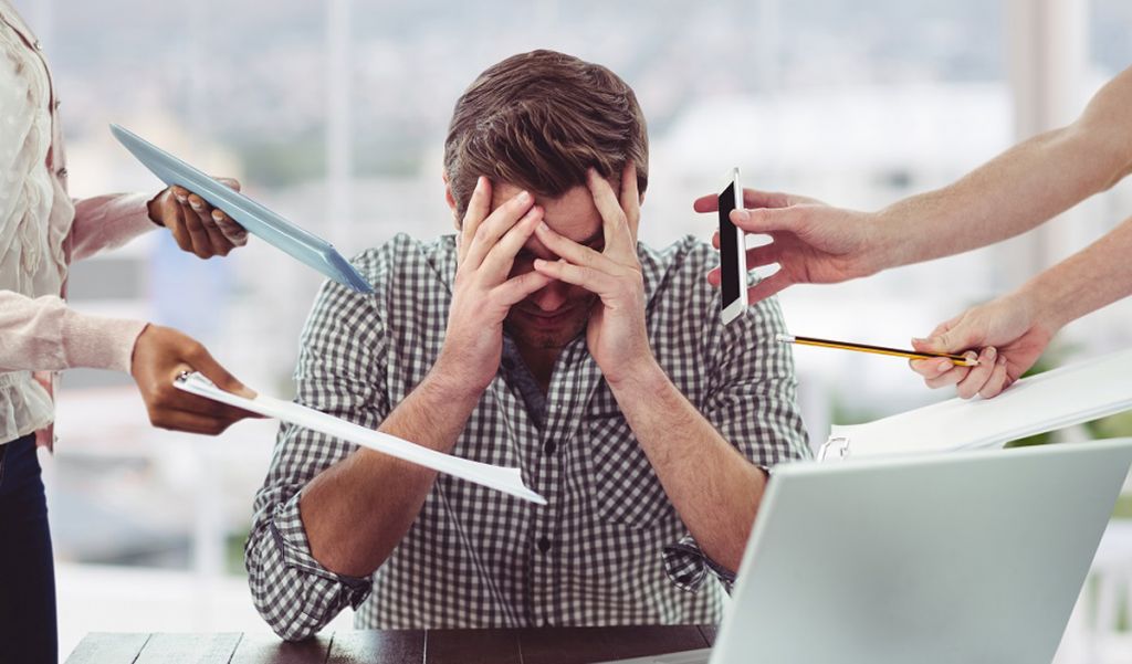 Cómo quitar las ojeras 4 el estres laboral puede ocacionar ojeras