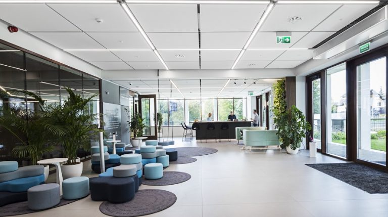 Ecophon lanza su panel acústico Solo Matrix ampliando las posibilidades de diseño