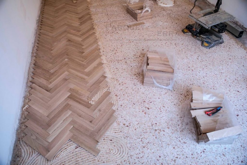 Cómo hacer que el parquet quede limpio y reluciente 4 parquet encolado