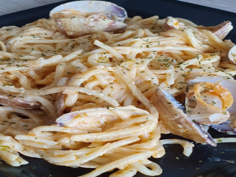 Cómo hacer unos espaguetis con almejas según David Muñoz 2 Espaguetis con almejas