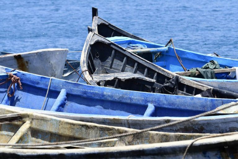 Encuentran de noche 8 pateras con 408 migrantes en las costas canarias