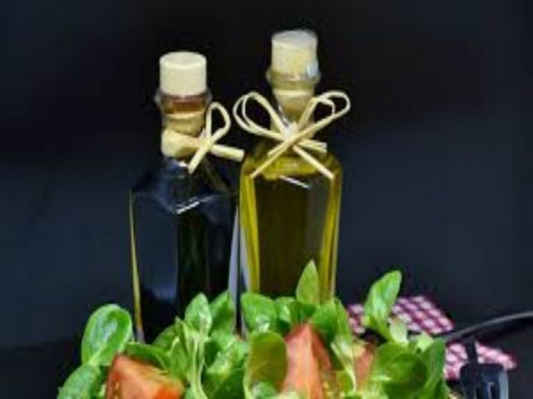 Así puedes hacer un vinagre casero natural y sin aditivos